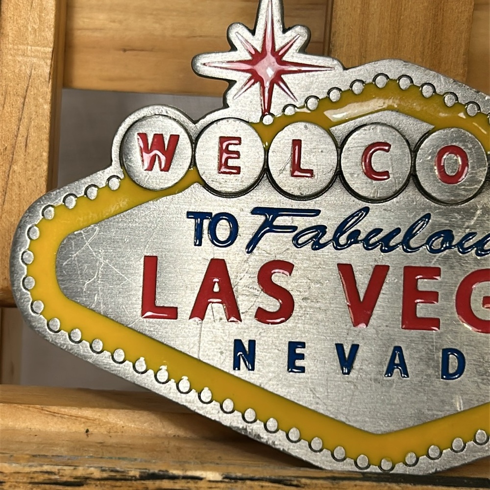 NWOT Las Vegas iconic sign belt bucket pewter - Picture 2 of 12